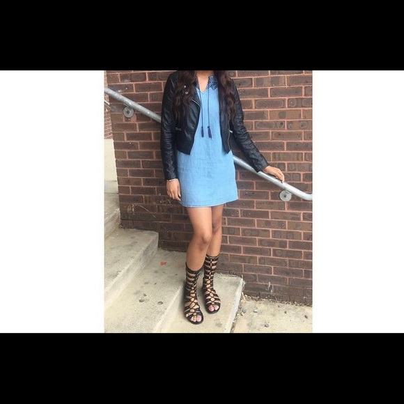 вℓα¢к тαℓℓ gℓα∂ιαтσя ѕαи∂αℓ 🖤 - Picture 1 of 5